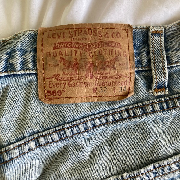 Vintage high waisted distressed shorts - Picture 4 of 5